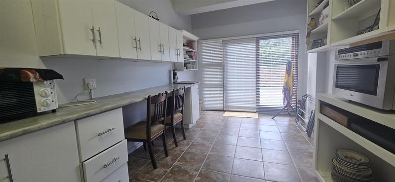 5 Bedroom Property for Sale in Hersham Western Cape